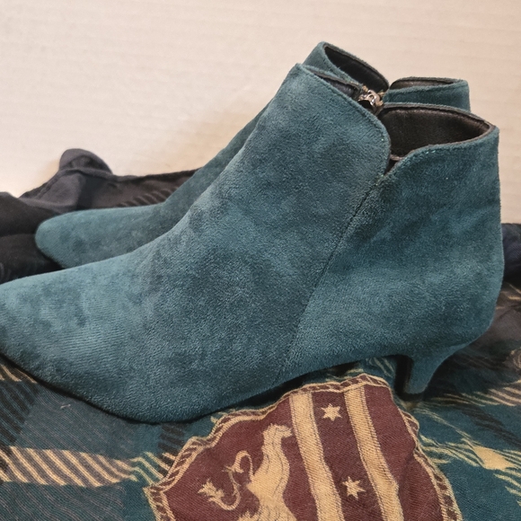 Emerald Green Booties. - Picture 10 of 10